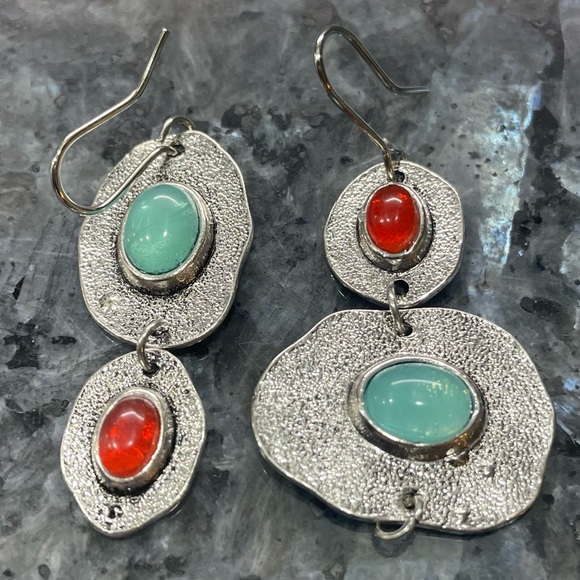 Jewelry - $2/$25 or 3/$35 NWOT Asymmetrical oval shaped silver and moonstone earrings